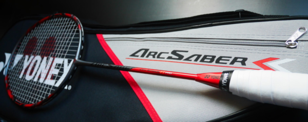 Vợt cầu lông Yonex Arc-11 Pro có khung đập cân bằng và công thủ nhịp nhàng