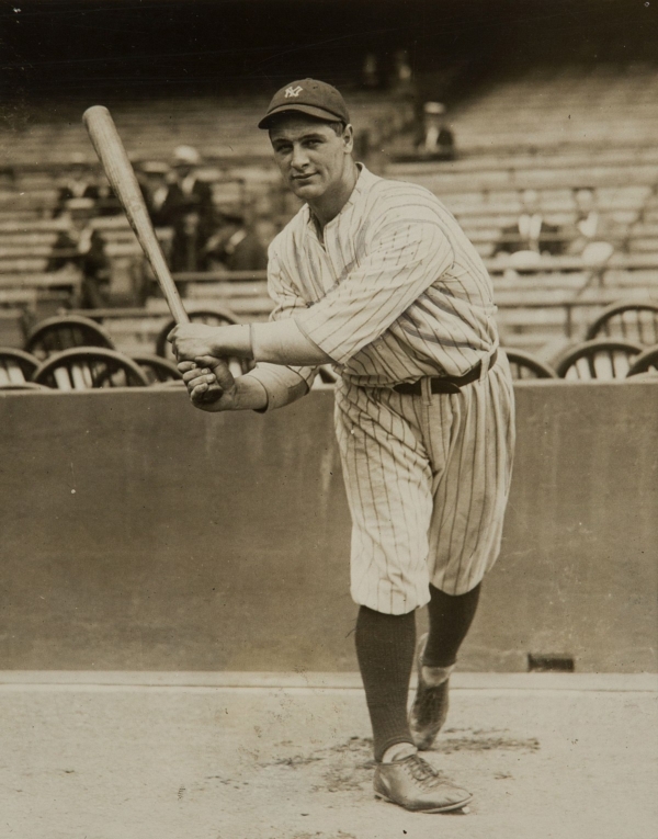 Lou Gehrig là tiền vệ phòng ngự đầu tiên của New York Yankees và được biết đến với cái tên Iron Horse