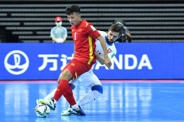 Nhiệm vụ của tiền vệ trong sân Futsal