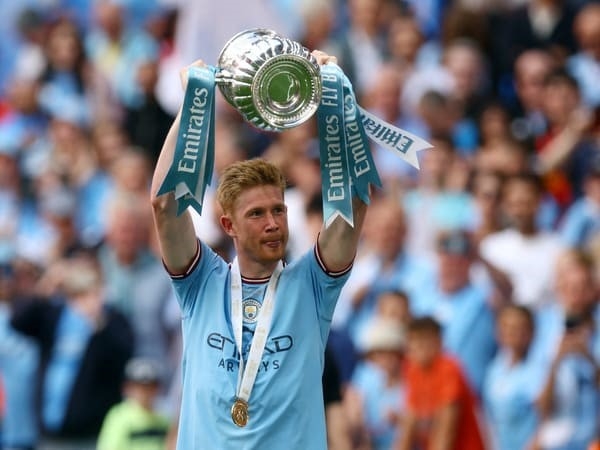 Kevin De Bruyne thành công trong hệ thống sơ đồ của Pep