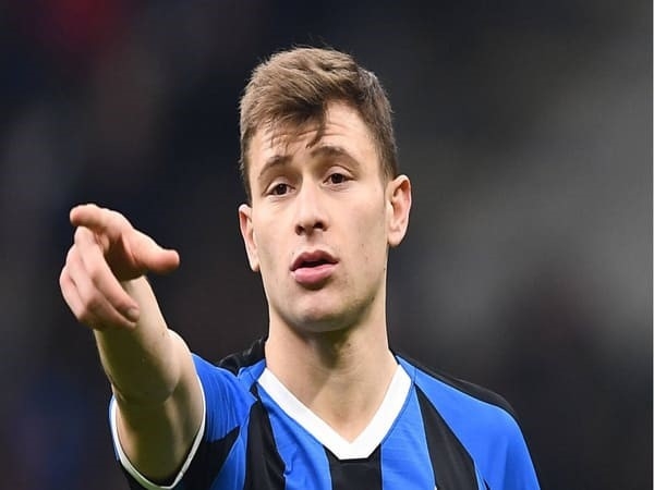 Nicolo Barella có thể chơi ở nhiều vị trí trong hệ thống tiền vệ