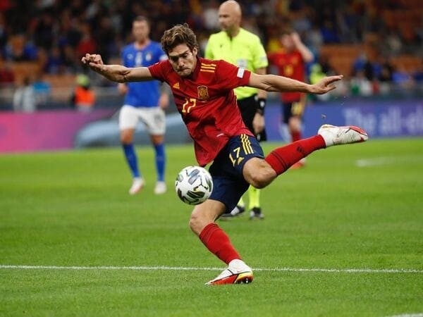 Marcos Alonso từng được xem là tiềm năng trong đội hình của Tây Ban Nha