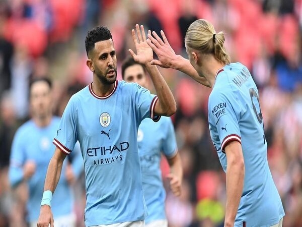 Riyad Mahrez sở hữu kĩ thuật dứt điểm cực kì đẳng cấp