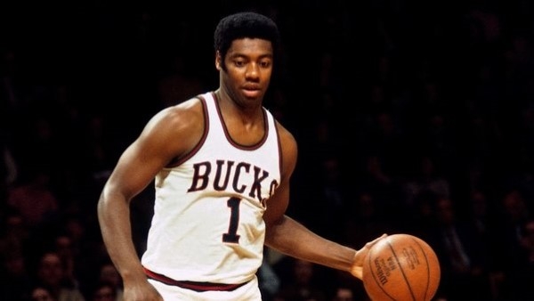 Cầu thủ bóng rổ Oscar Robertson