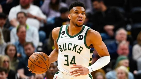 Cầu thủ bóng rổ Giannis Antetokounmpo