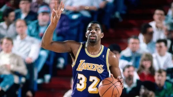 Cầu thủ bóng rổ Magic Johnson