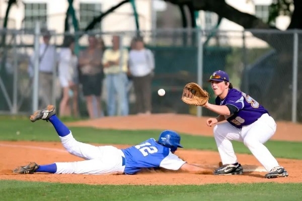 Kỹ Thuật Bắt Bóng (Catching)