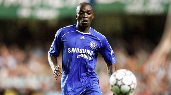 Claude Makelele là một trong những tiền vệ phòng ngự vĩ đại