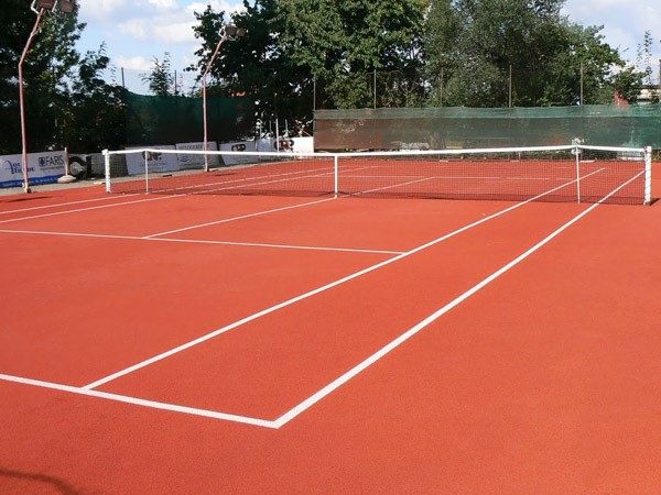 Sân tennis đất nện