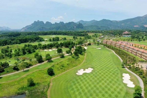 Kích thước sân tập golf tiêu chuẩn là bao nhiêu?