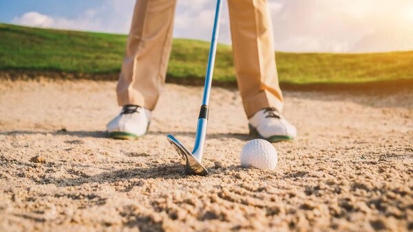 Các loại gậy được dùng khi đánh cát trong golf