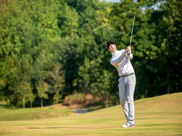 Đánh golf 1 tiếng hết bao nhiêu tiền?