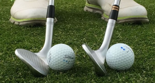 Độ bounce (góc nghiêng của đế gậy) là một yếu tố quan trọng mà golfer cần lưu ý