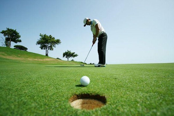 Golf một trong các môn thể thao về bóng sang trọng và tinh tế