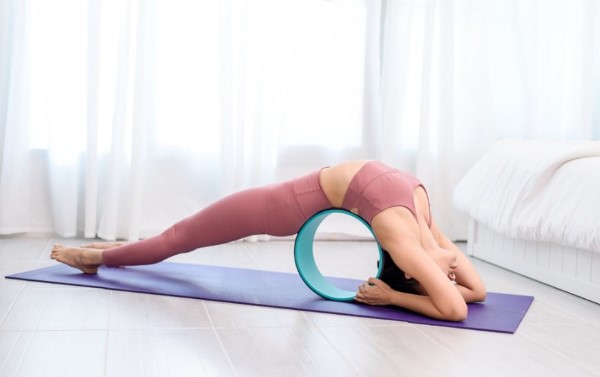 Yoga là môn thể thao hữu ích khi chạy bộ bị đau lưng