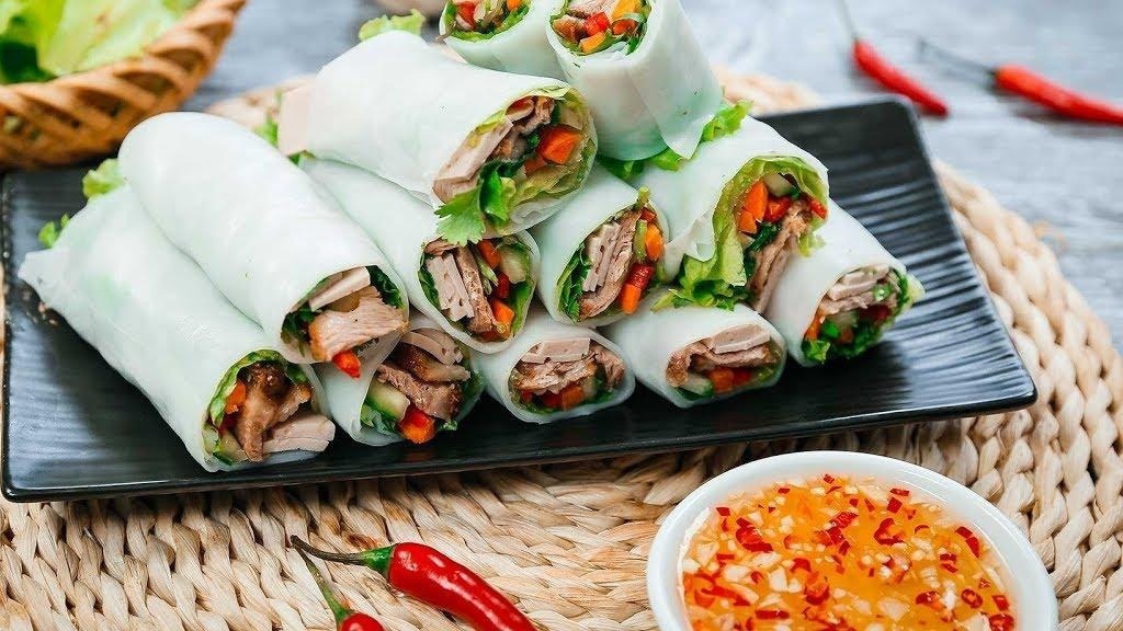 Phở cuốn bao nhiêu calo? Giá trị dinh dưỡng của phở cuốn