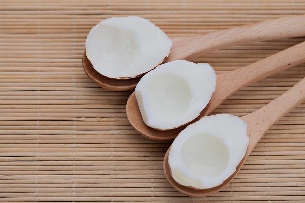 Một lòng trắng trứng (khoảng 30-35g) chỉ chứa khoảng 17 calo