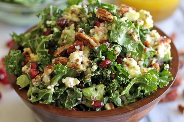 Salad lựu và rau xanh