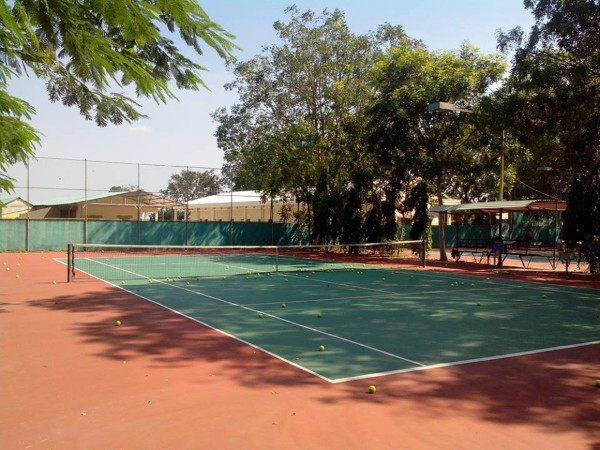 Sân Tennis Công viên Lê Thị Riêng