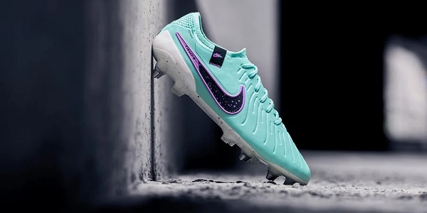 Giày đá bóng Nike nổi bật với thiết kế fit độc đáo