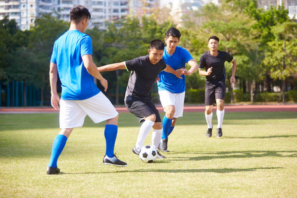 Mối liên hệ giữa bóng đá và chiều cao