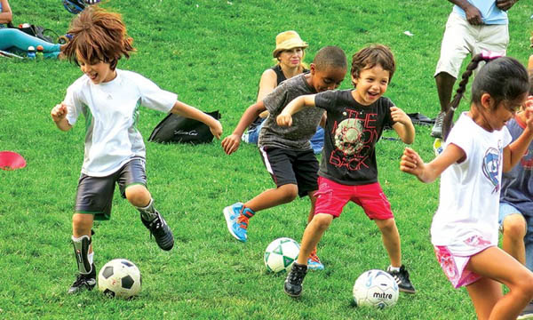 Lợi ích của bóng đá đối với trẻ em